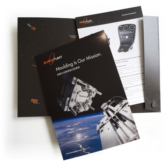 Gestaltung Kundenmappe für Asmoplast, Titel und Innenteil