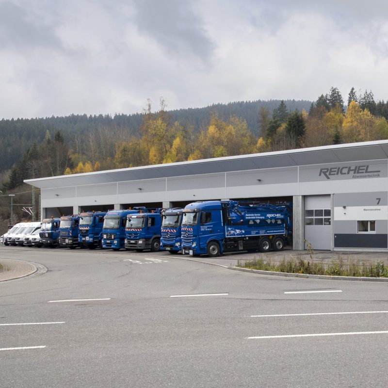 Foto der Fahrzeugflotte der Firma Reichel Abwassertechnik Herbst 2019, Foto Miriam Awe